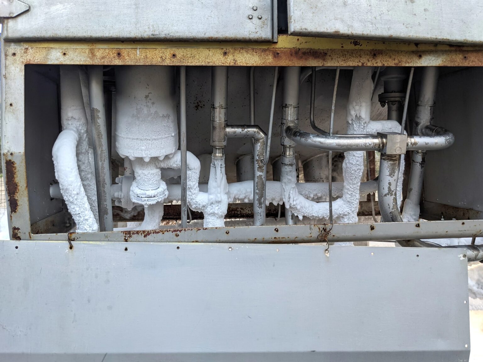 How to Tell If Pipes Are Frozen – Key Signs & Quick Fixes